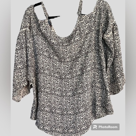 MAURICES Black/Ivory Floral Cold Shoulder Top, w/ Ivory Crochet Trim, Large, GUC - Picture 6 of 6